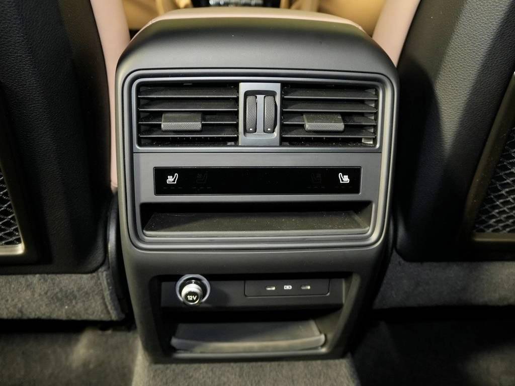 2024 Porsche Cayenne Base