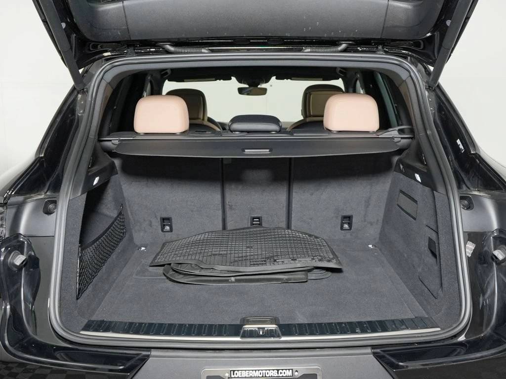 2024 Porsche Cayenne Base
