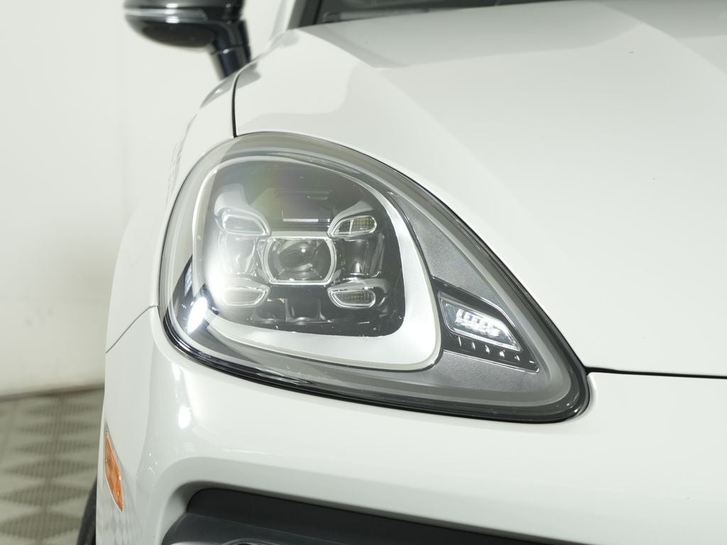 2023 Porsche Cayenne Platinum Edition