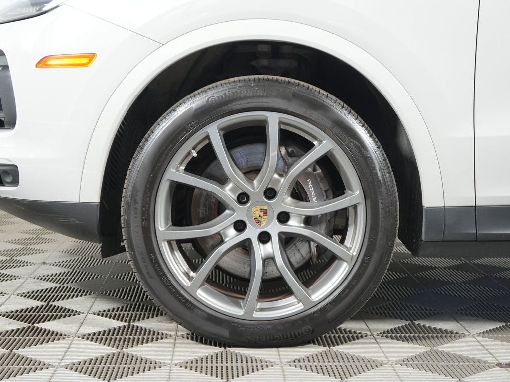 2023 Porsche Cayenne Platinum Edition