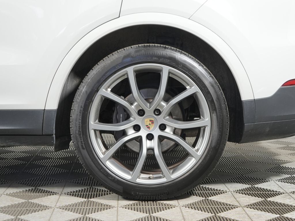 2023 Porsche Cayenne Platinum Edition