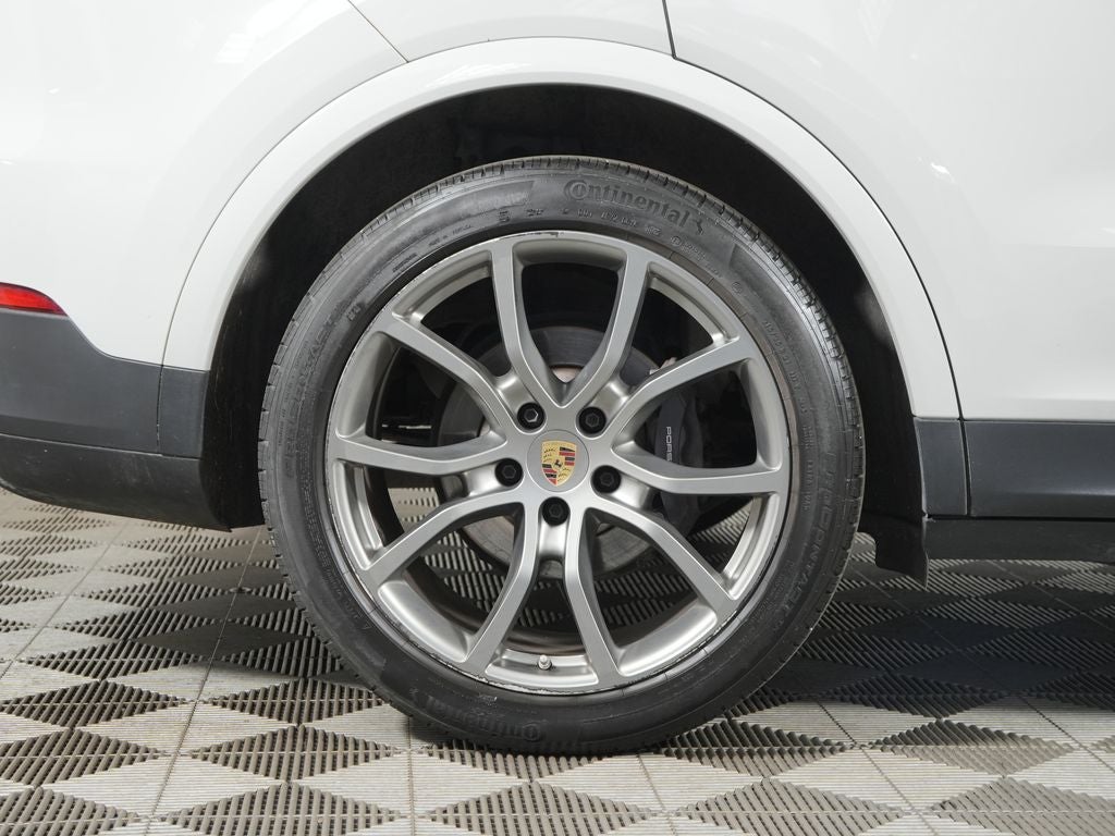 2023 Porsche Cayenne Platinum Edition