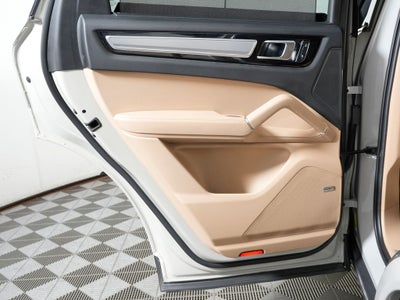 2023 Porsche Cayenne Platinum Edition