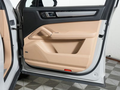 2023 Porsche Cayenne Platinum Edition