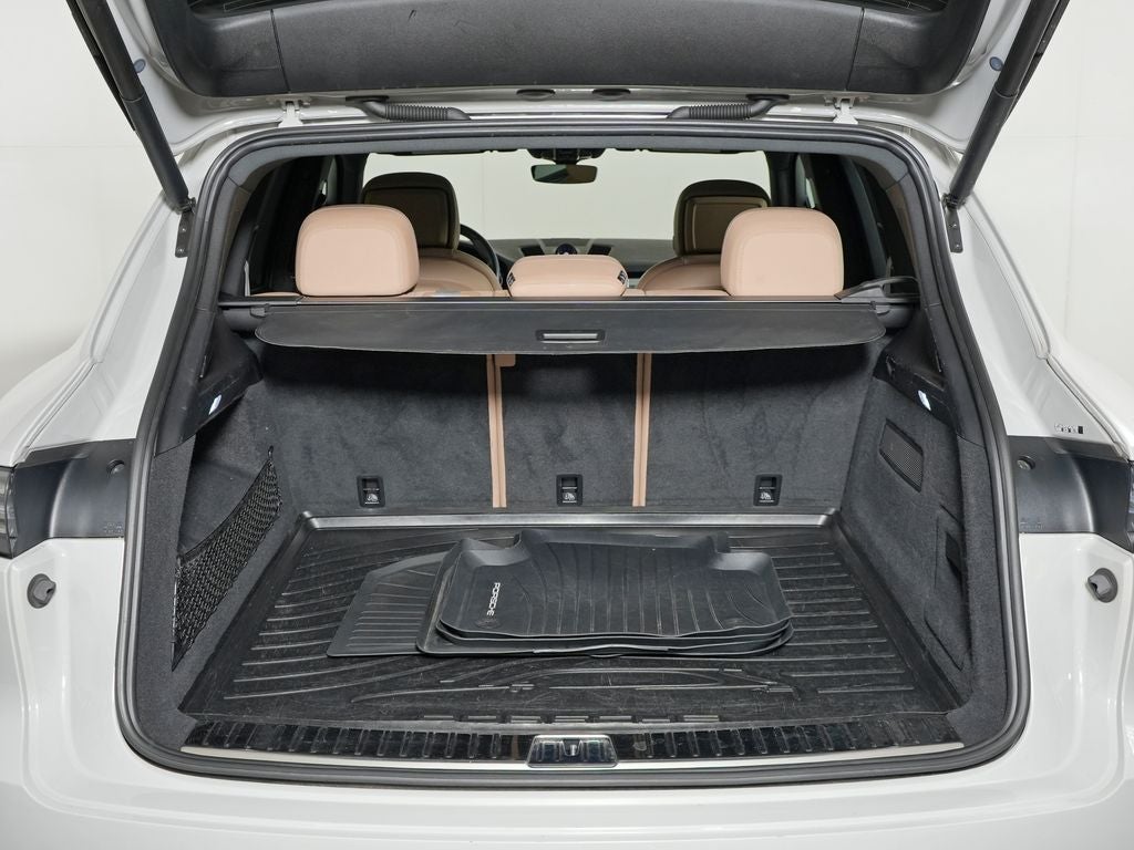 2023 Porsche Cayenne Platinum Edition
