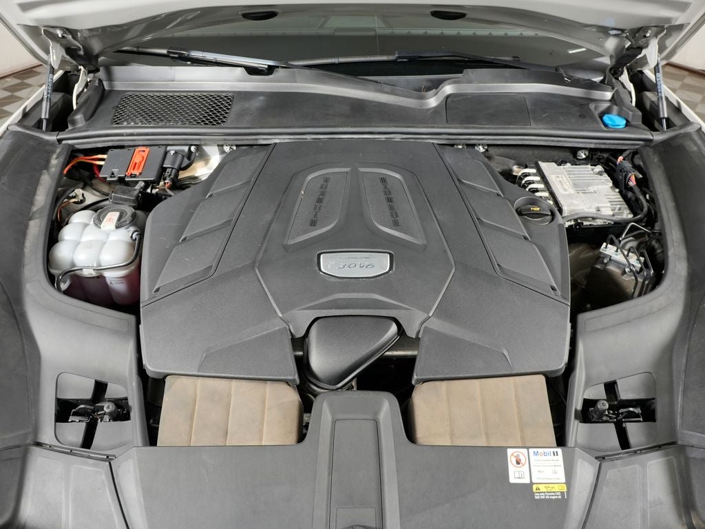 2023 Porsche Cayenne Platinum Edition