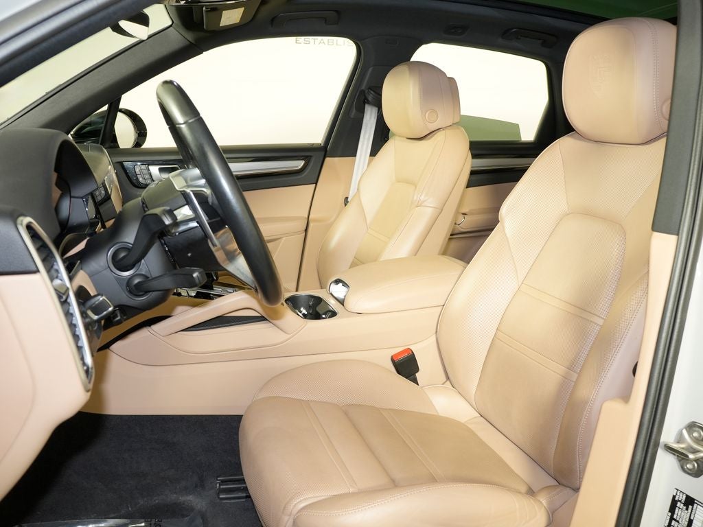 2023 Porsche Cayenne Platinum Edition