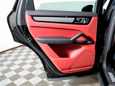 2023 Porsche Cayenne Platinum Edition