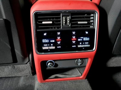 2023 Porsche Cayenne Platinum Edition