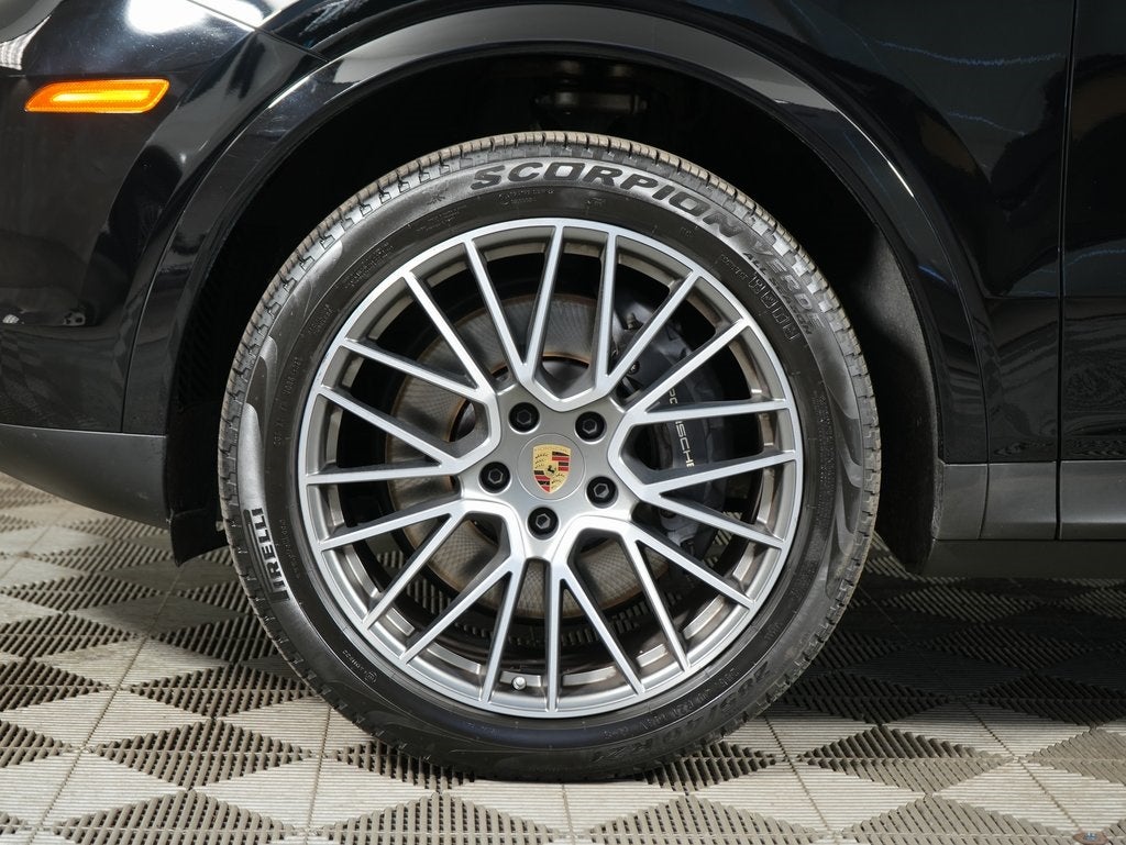 2023 Porsche Cayenne Platinum Edition