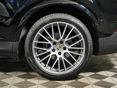 2023 Porsche Cayenne Platinum Edition
