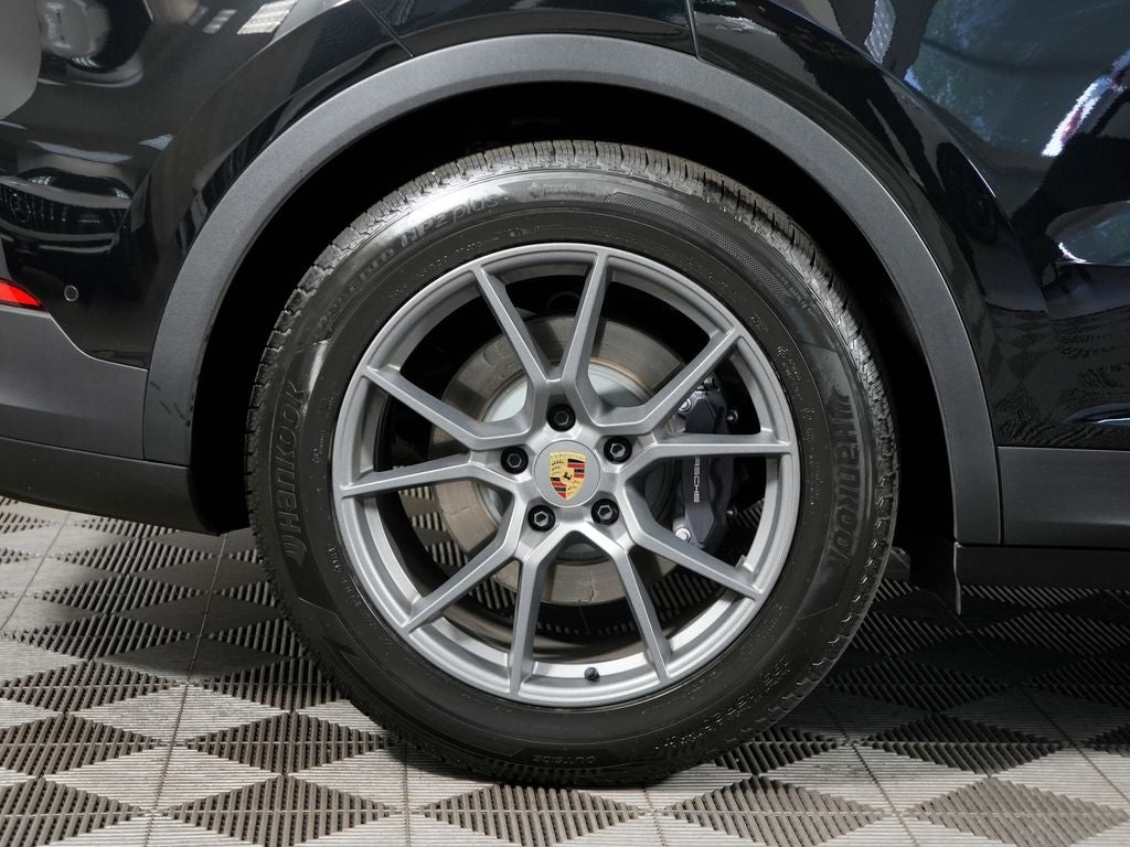 2024 Porsche Cayenne Base