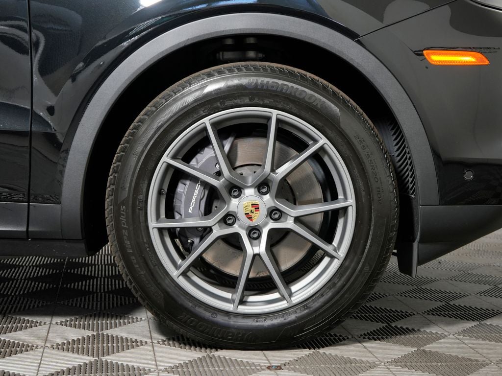 2024 Porsche Cayenne Base