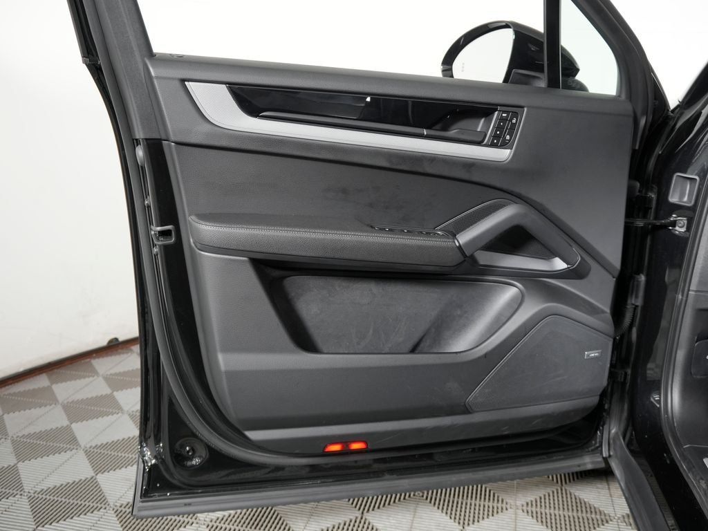 2024 Porsche Cayenne Base