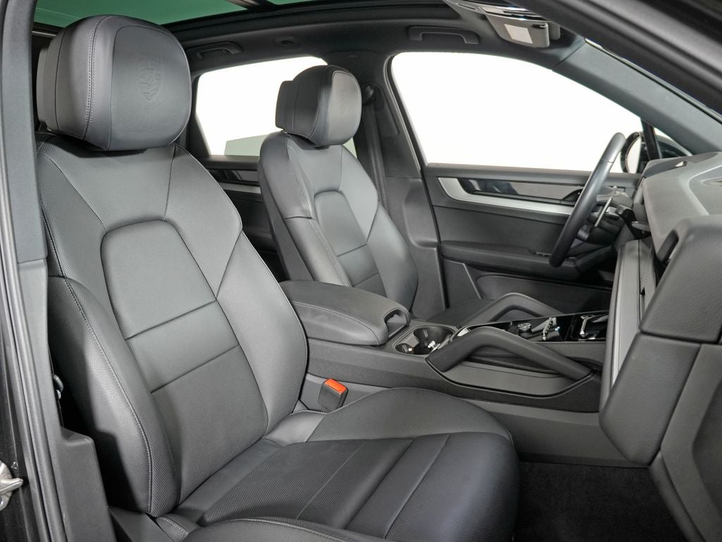 2024 Porsche Cayenne Base