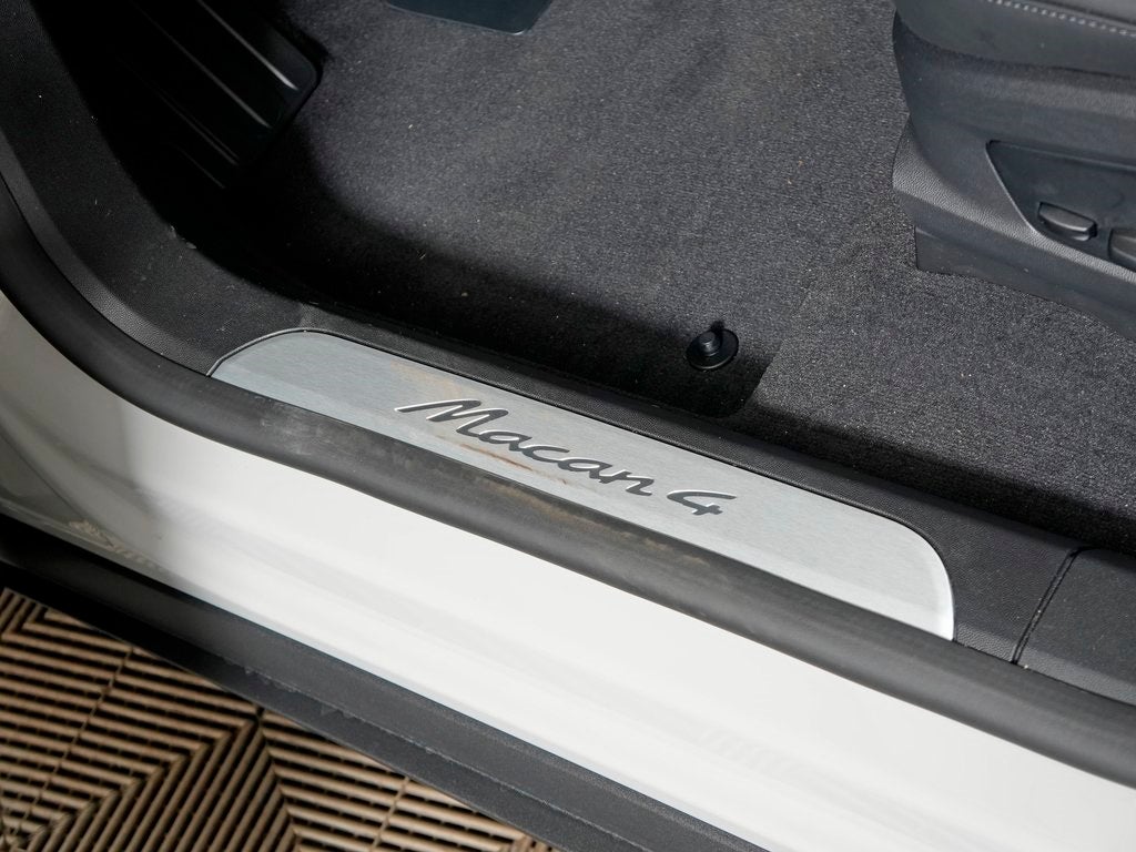 2026 Porsche Macan Electric 4