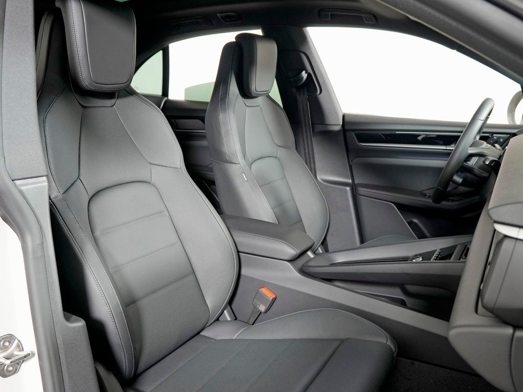 2026 Porsche Macan Electric 4