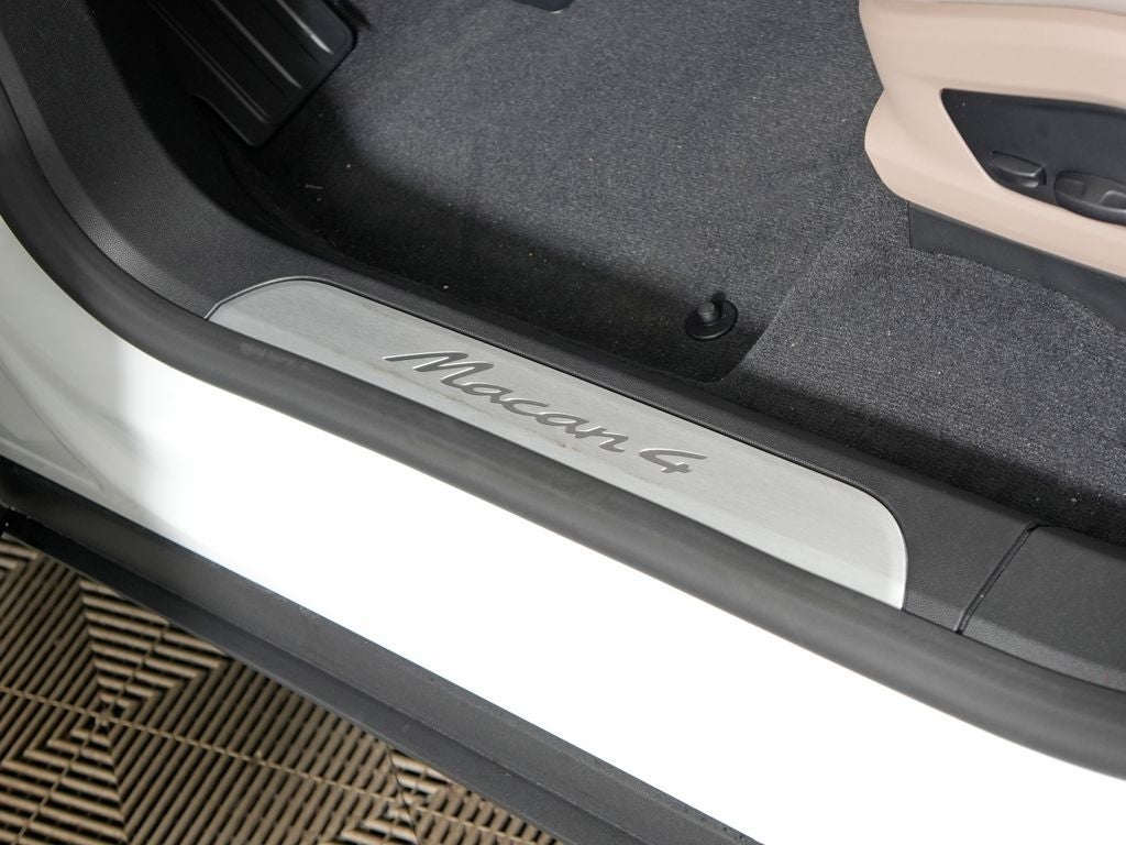 2026 Porsche Macan Electric 4