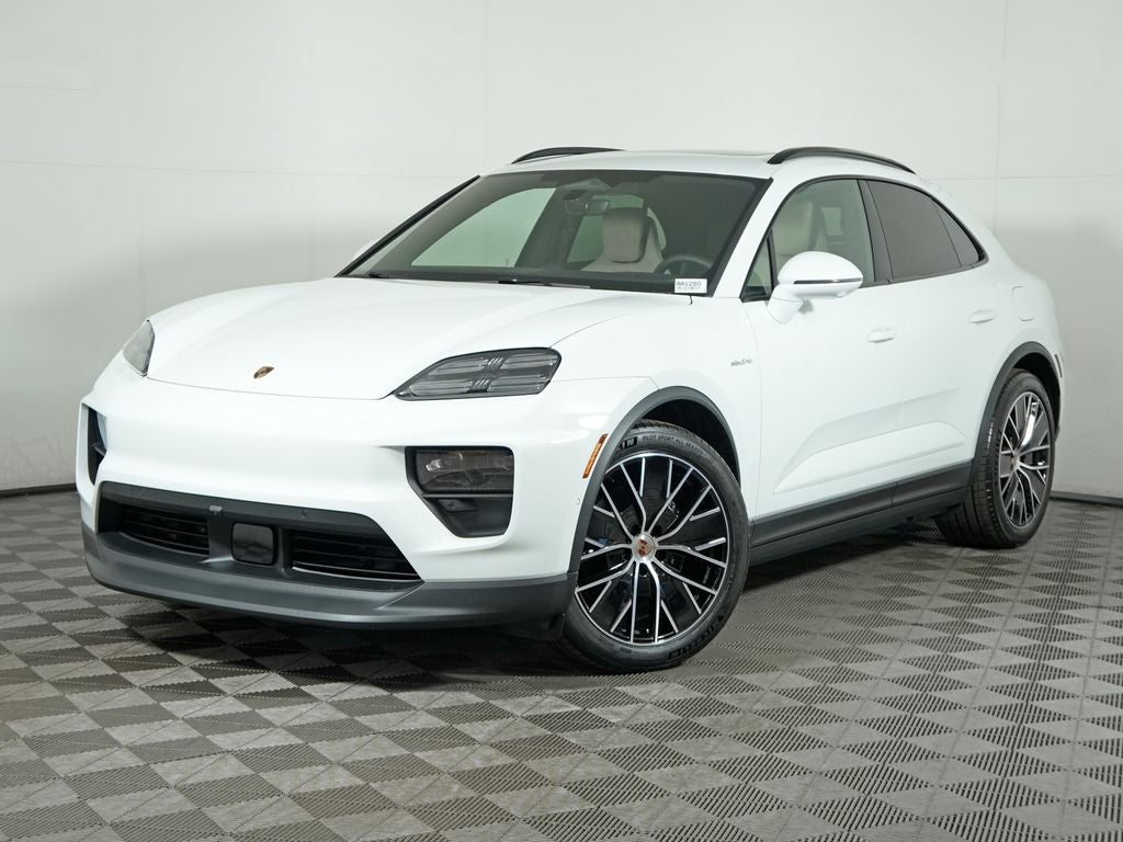 2026 Porsche Macan Base