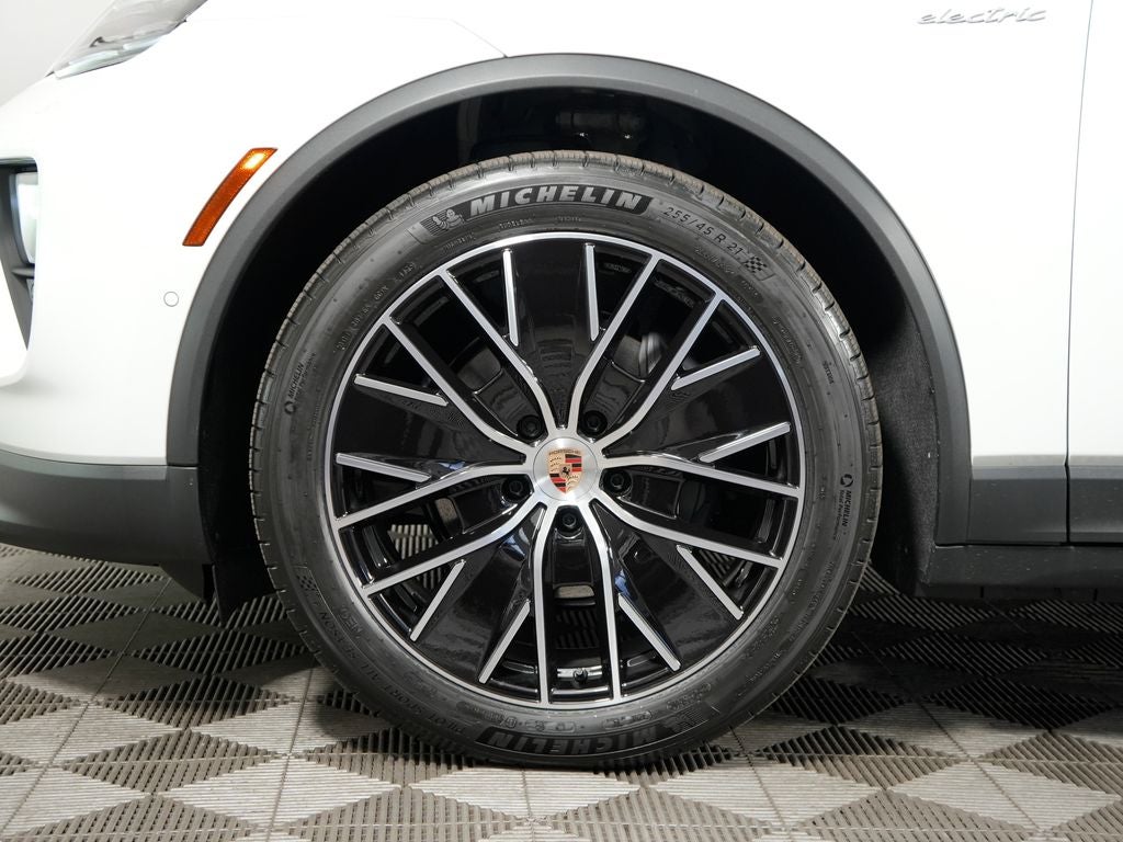 2026 Porsche Macan Electric 4