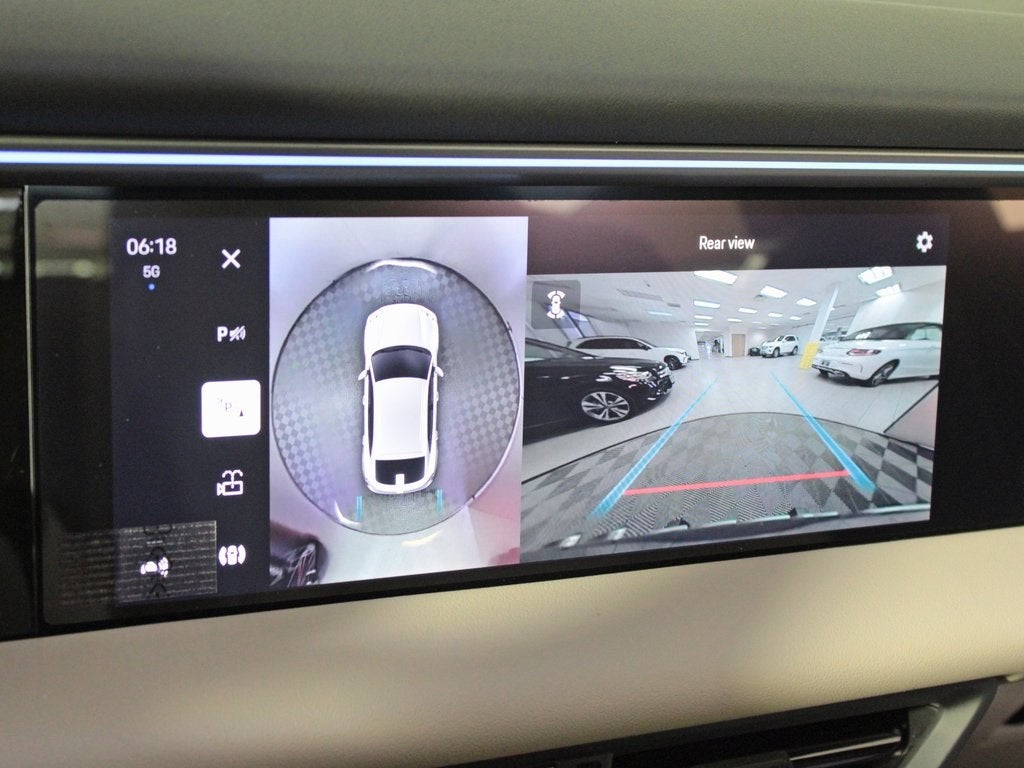 2025 Porsche Macan Electric 4