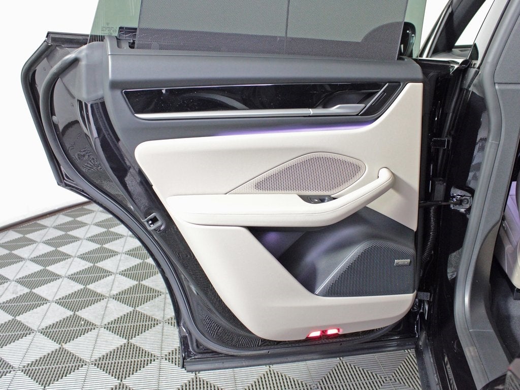 2025 Porsche Macan Electric 4