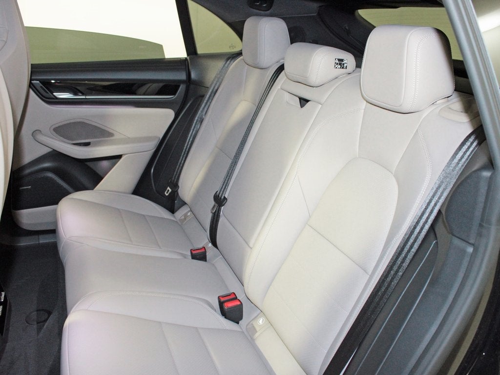 2025 Porsche Macan Electric 4