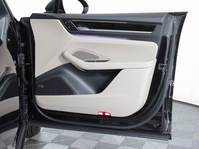 2025 Porsche Macan Electric 4