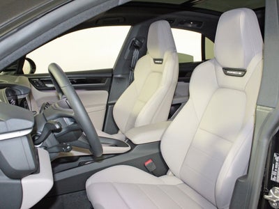 2025 Porsche Macan Electric 4