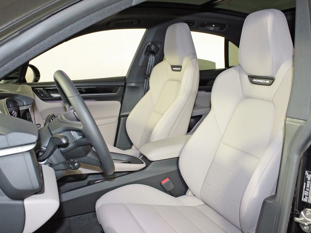 2025 Porsche Macan Electric 4