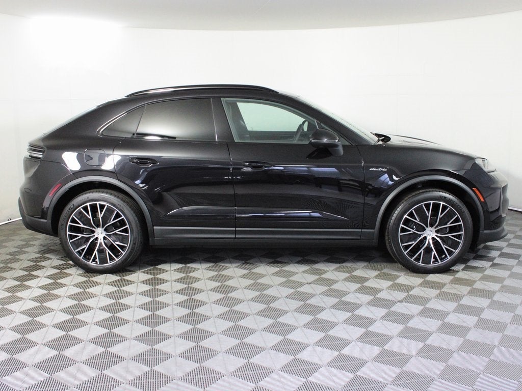 2025 Porsche Macan Electric 4