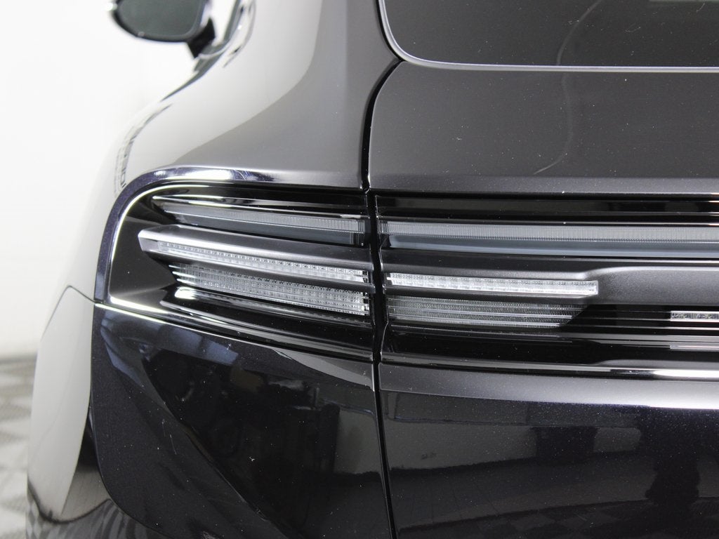 2025 Porsche Macan Electric 4