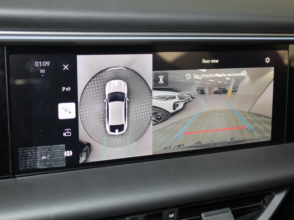 2025 Porsche Macan Electric 4