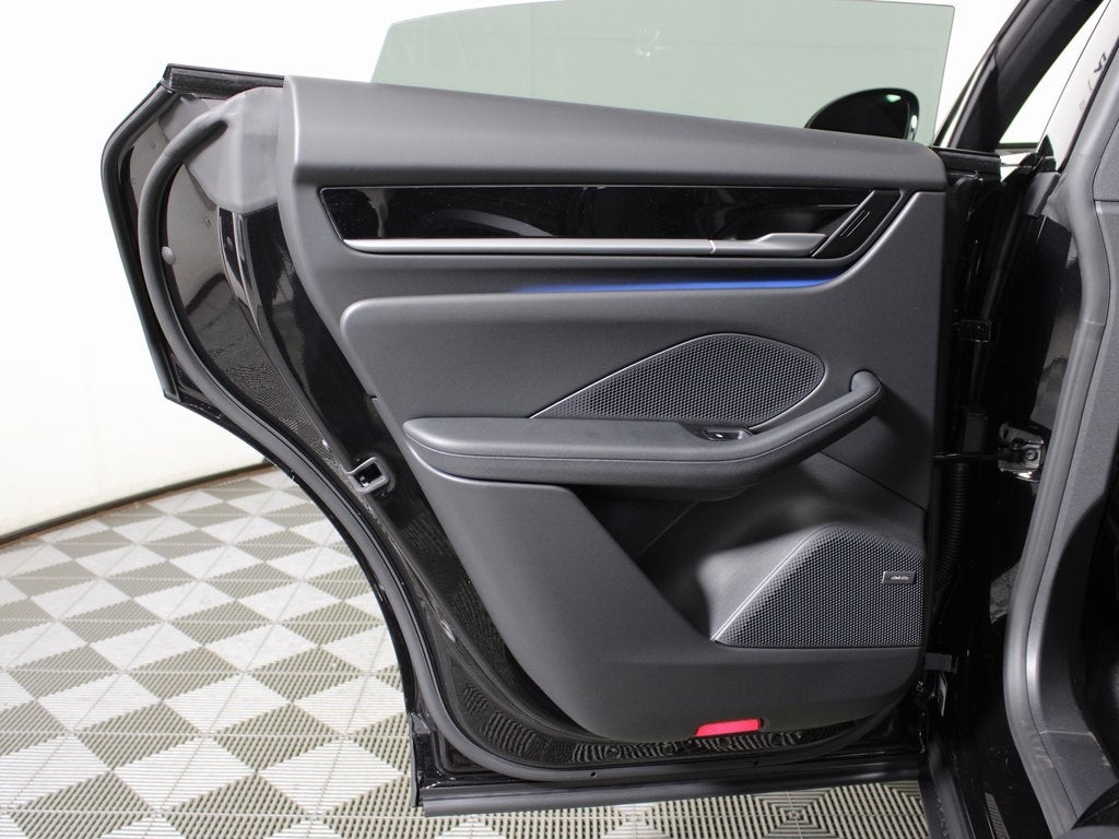 2025 Porsche Macan Electric 4