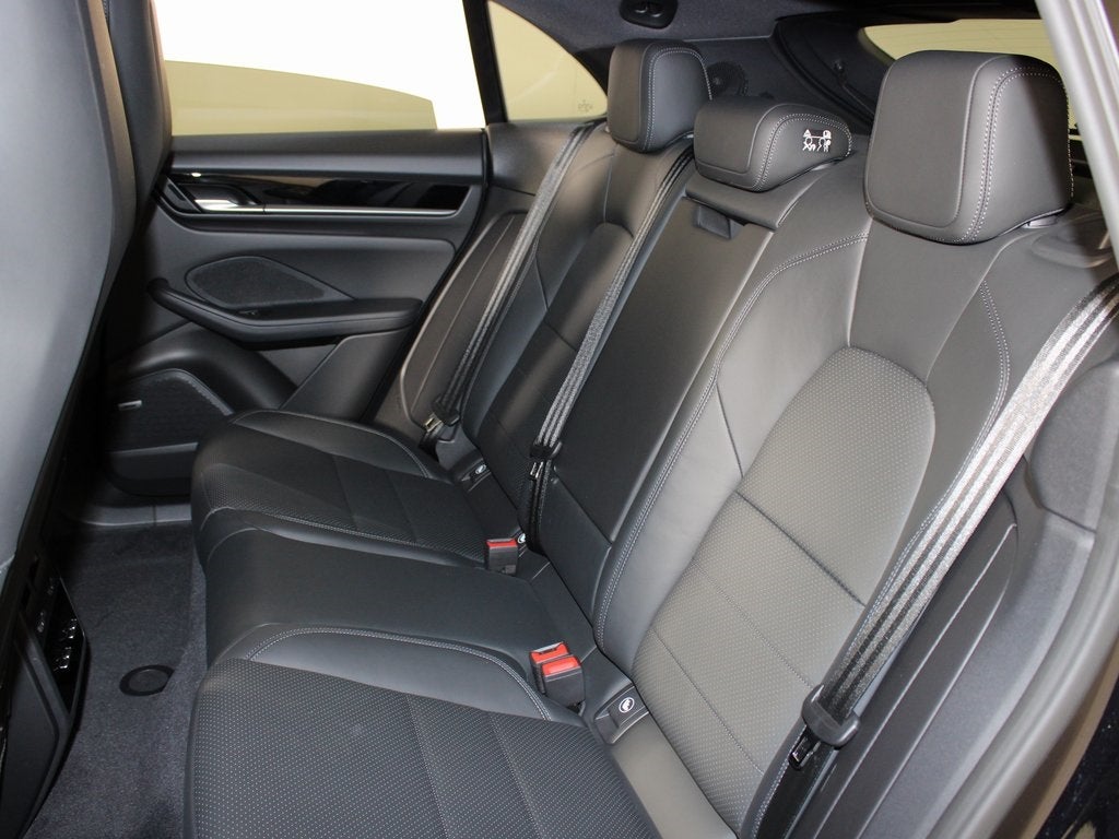 2025 Porsche Macan Electric 4