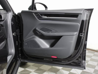 2025 Porsche Macan Electric 4