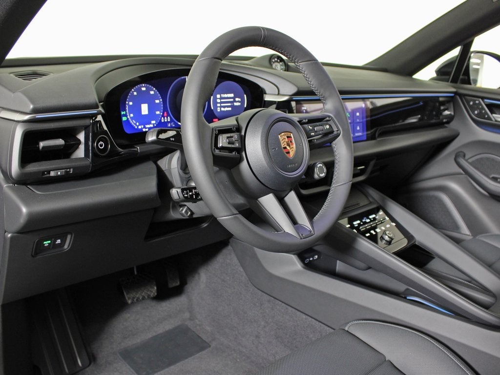 2025 Porsche Macan Electric 4