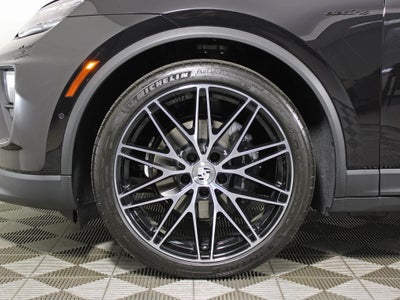 2025 Porsche Macan Electric 4