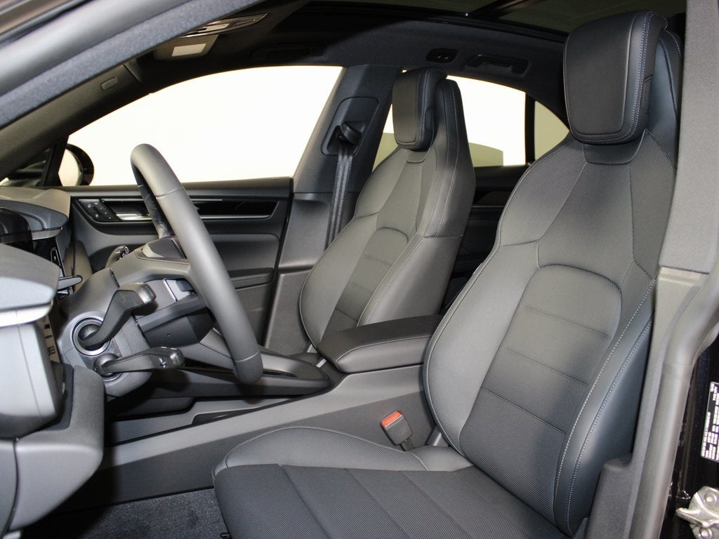 2025 Porsche Macan Electric 4