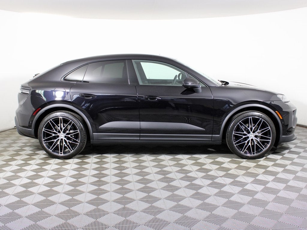 2025 Porsche Macan Electric 4