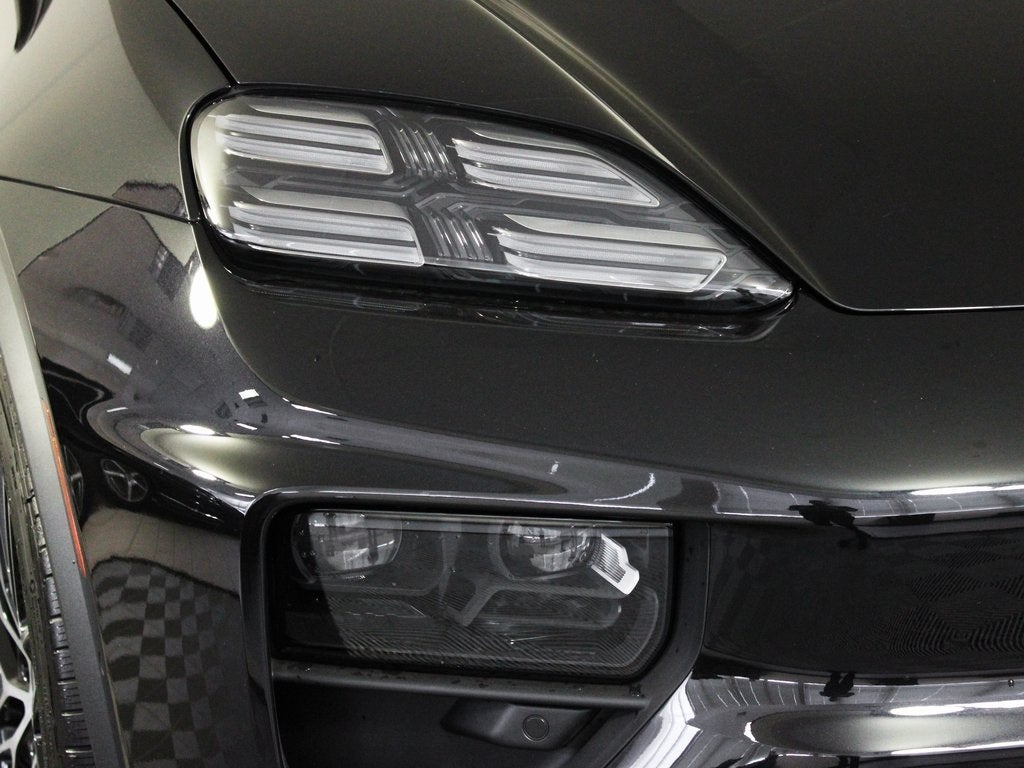 2025 Porsche Macan Electric 4