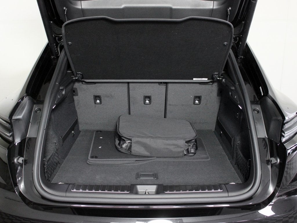 2025 Porsche Macan Electric 4