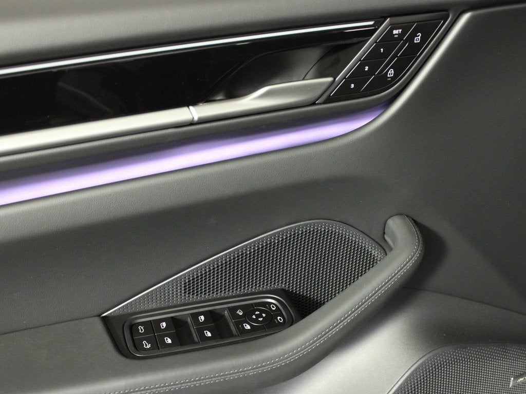 2025 Porsche Macan Electric 4