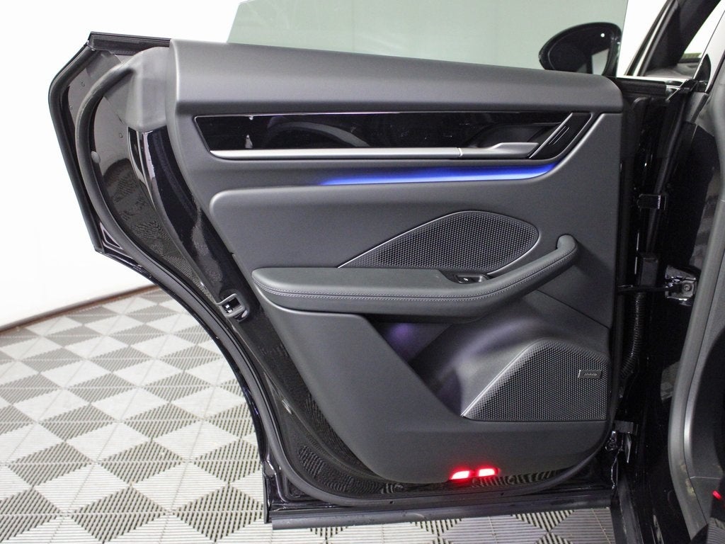 2025 Porsche Macan Electric 4