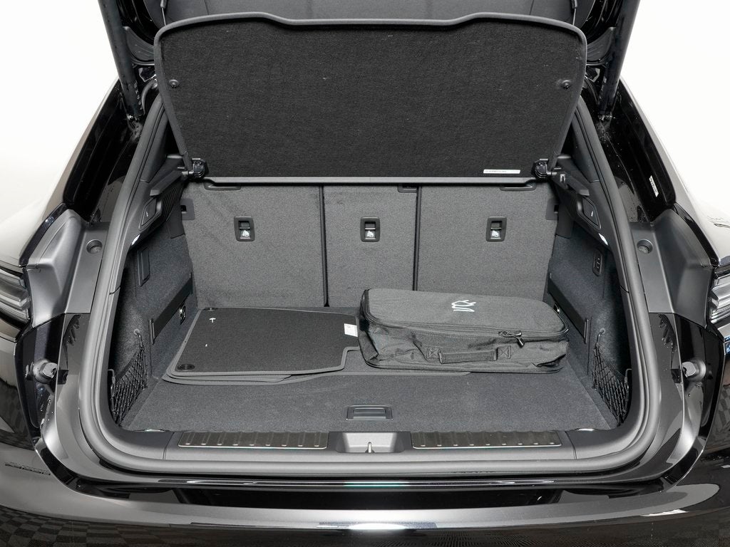 2026 Porsche Macan 4 Electric Base