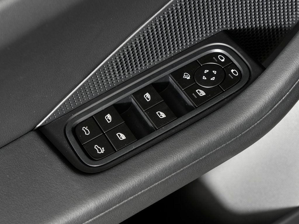 2026 Porsche Macan 4 Electric Base