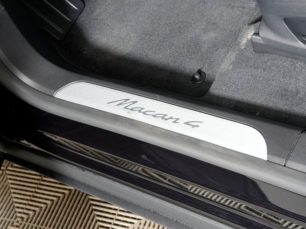 2026 Porsche Macan 4 Electric Base