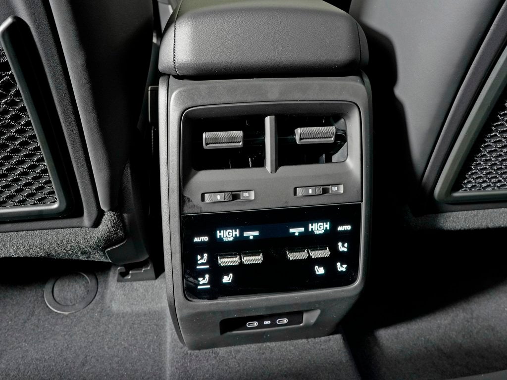 2026 Porsche Macan 4 Electric Base