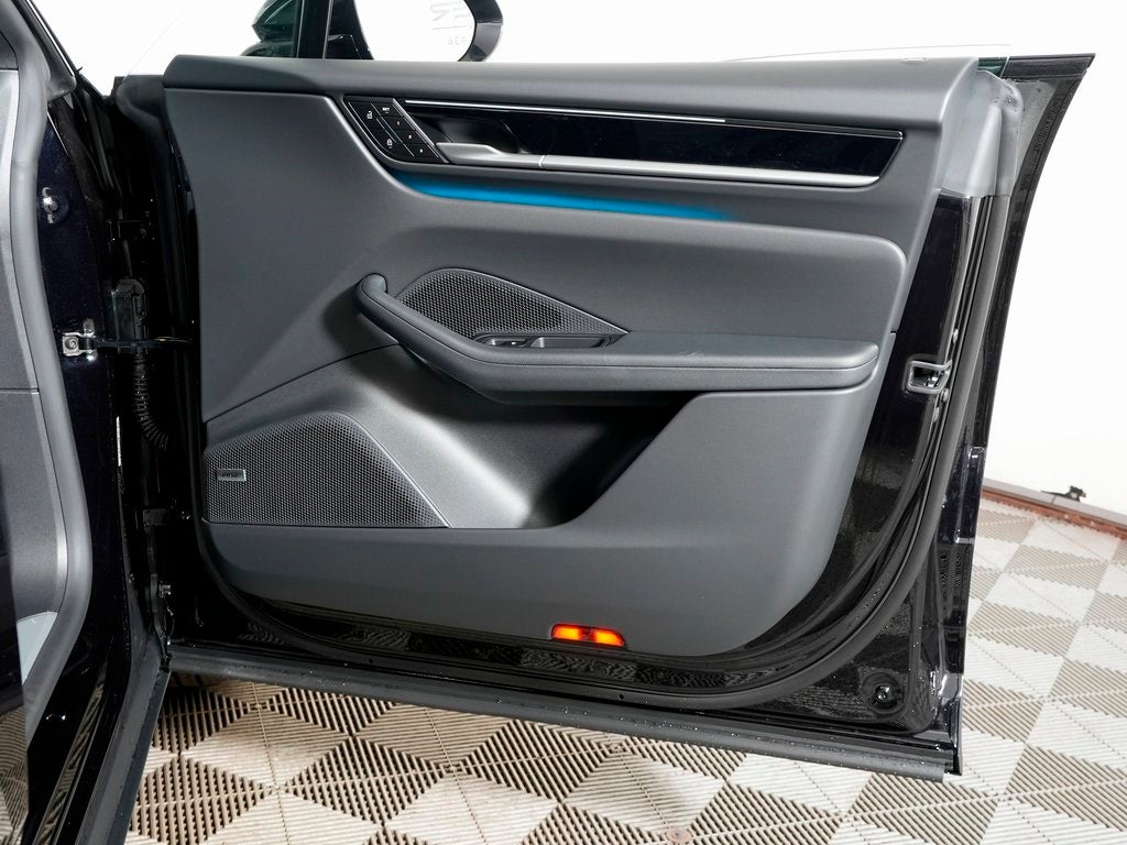 2026 Porsche Macan 4 Electric Base