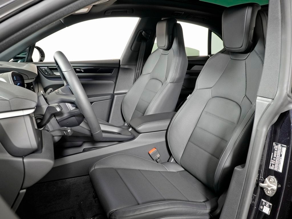 2026 Porsche Macan 4 Electric Base